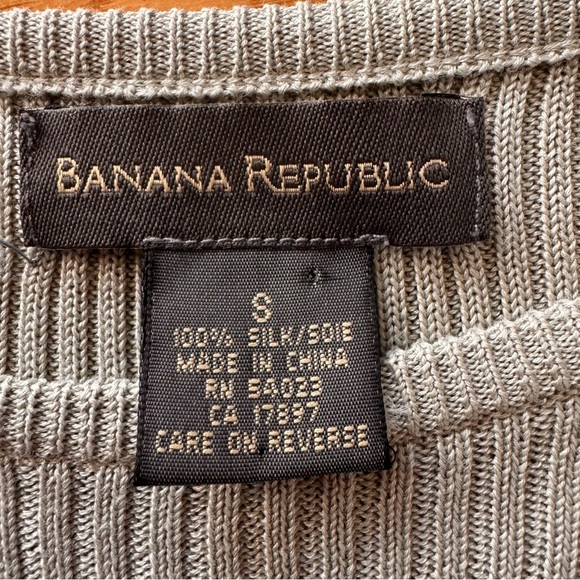 Banana Republic 100% Silk Knit Ribbed Top Size Small - Picture 4 of 8